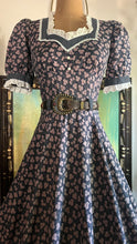 Load image into Gallery viewer, 1970’s Vintage Elderberry Rose Print Calico Gunne Sax
