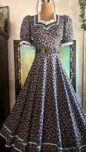 Load image into Gallery viewer, 1970’s Vintage Elderberry Rose Print Calico Gunne Sax
