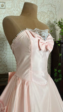 Load image into Gallery viewer, Stunning 1980’s Vintage Pink Lace and Taffeta Strapless Dream Dress
