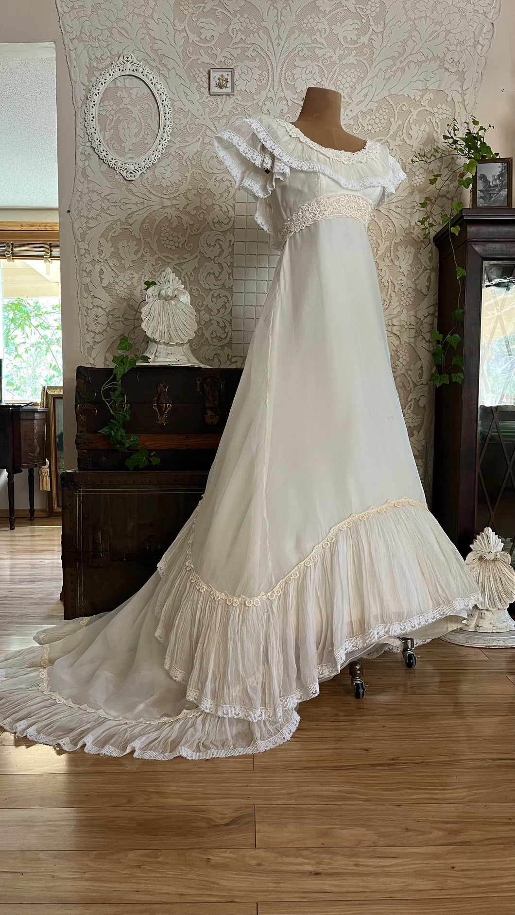 Beautiful 1960’s Vintage Chiffon Bridal Gown with Amazing Train