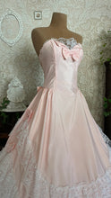 Load image into Gallery viewer, Stunning 1980’s Vintage Pink Lace and Taffeta Strapless Dream Dress
