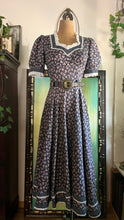 Load image into Gallery viewer, 1970’s Vintage Elderberry Rose Print Calico Gunne Sax
