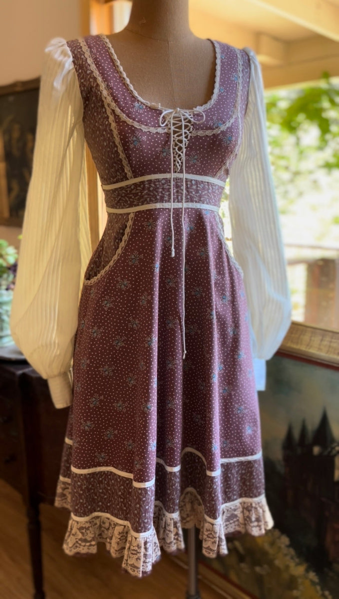 Authentic 1970’s Vintage Mauve Calico Gunne Sax Midi Dress – Strange ...